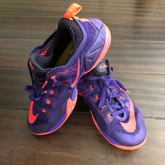 Nike Lebron XII Low Purple Crimson 744547-565 Boys US 7Y - Picture 2 of 11